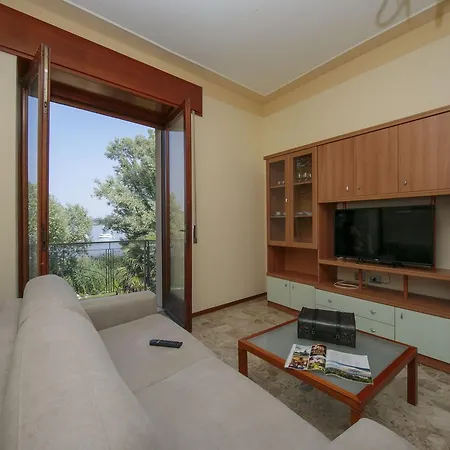 La Corte Sul Lago Appartamento Dormelletto